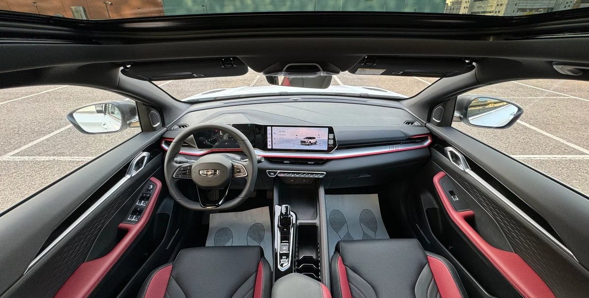 Picture Geely Coolray 2025 